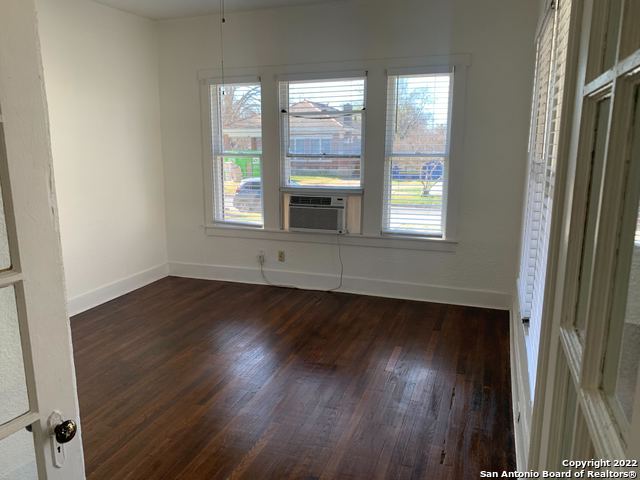 Image 8 of 10 For 1411 Magnolia Ave W