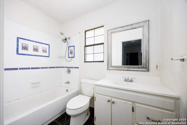 Image 13 of 27 For 641 Weber