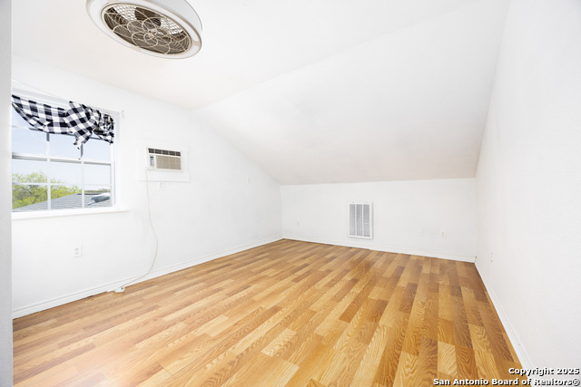 Image 15 of 27 For 641 Weber