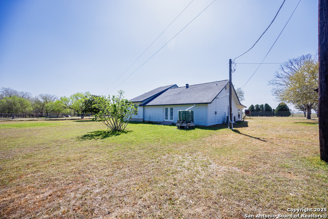 Image 22 of 27 For 641 Weber