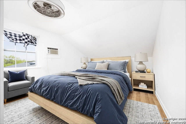 Image 6 of 27 For 641 Weber