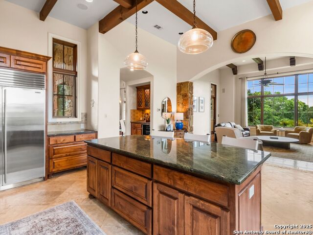 Listing photo id 22 for 103 Castle Rock