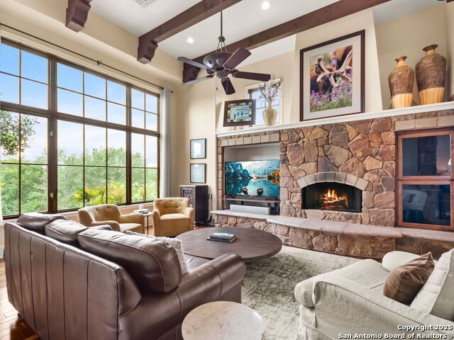 Listing photo id 24 for 103 Castle Rock