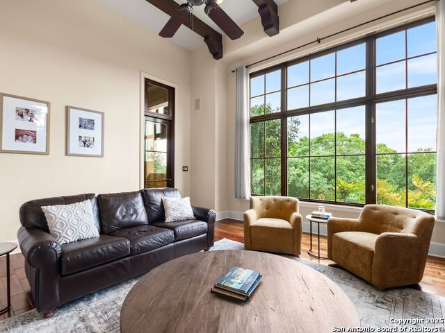 Listing photo id 25 for 103 Castle Rock