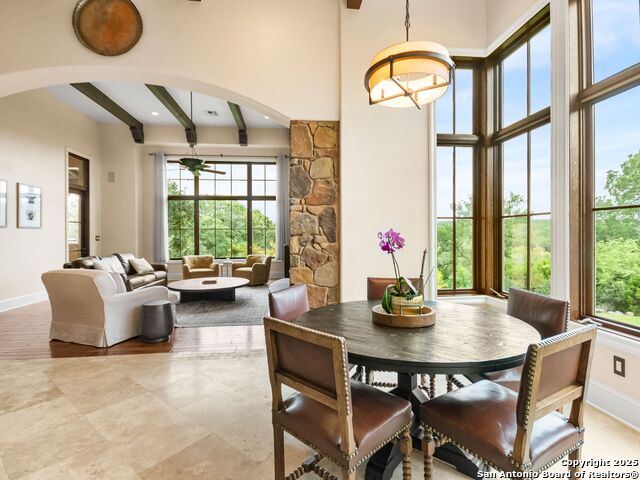 Listing photo id 26 for 103 Castle Rock