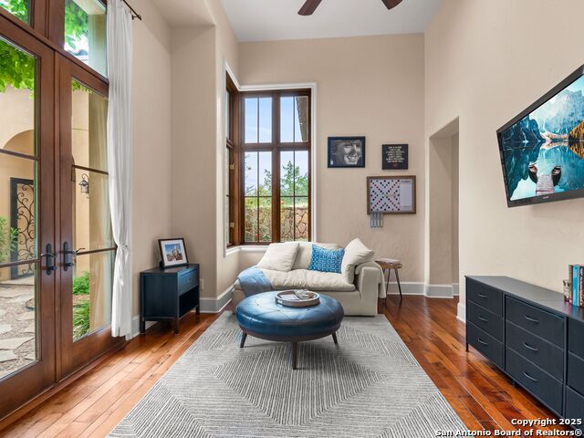 Listing photo id 35 for 103 Castle Rock