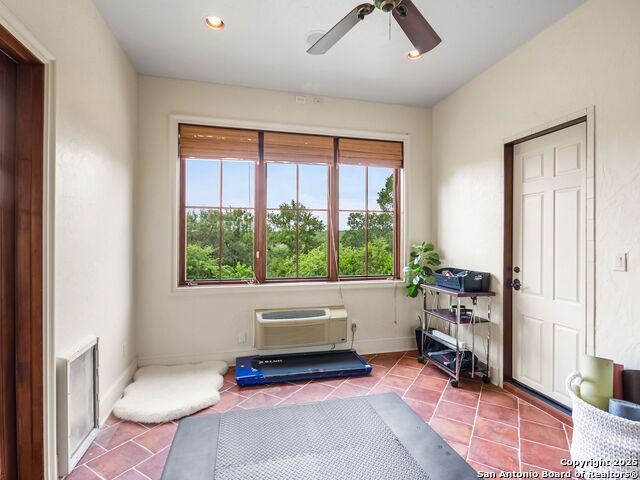 Listing photo id 42 for 103 Castle Rock