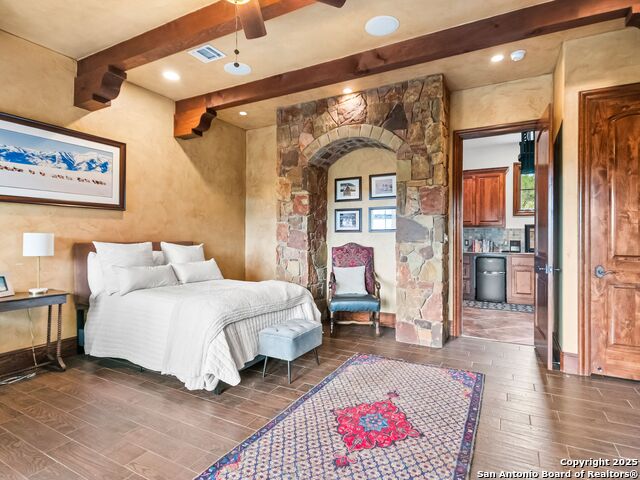 Listing photo id 64 for 103 Castle Rock