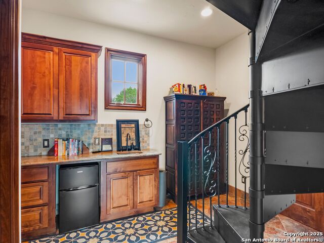 Listing photo id 65 for 103 Castle Rock