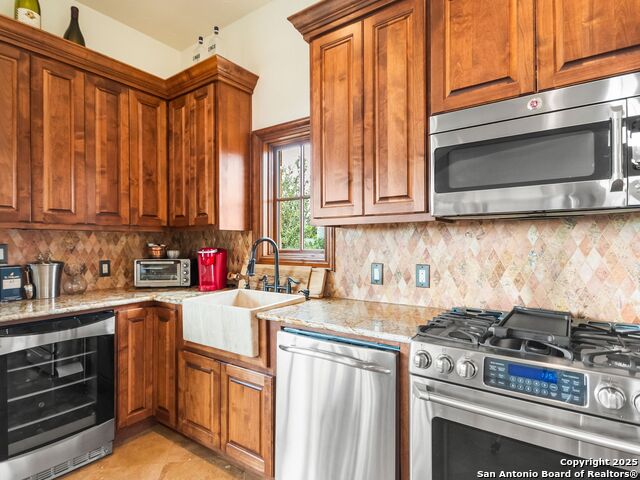 Listing photo id 73 for 103 Castle Rock