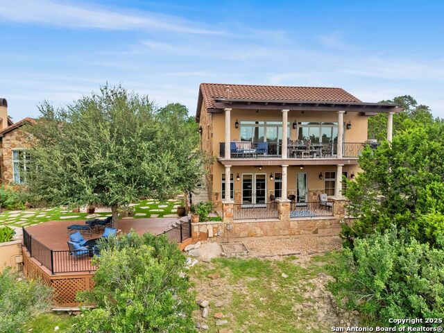 Listing photo id 77 for 103 Castle Rock