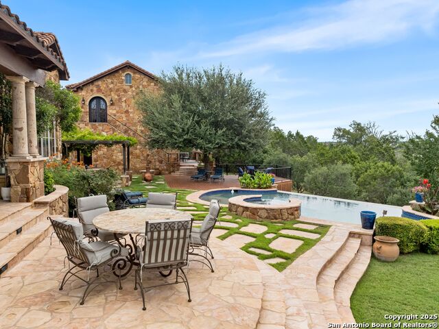 Listing photo id 81 for 103 Castle Rock