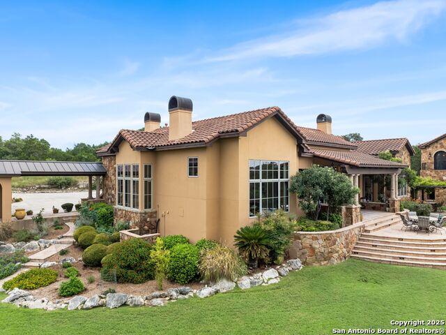 Listing photo id 86 for 103 Castle Rock