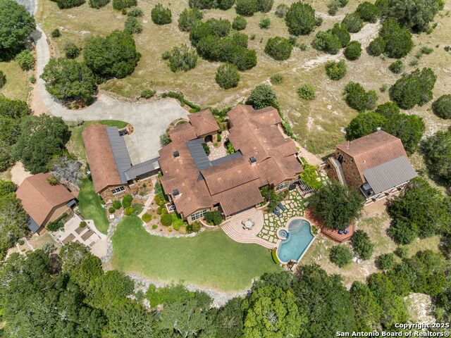 Listing photo id 92 for 103 Castle Rock