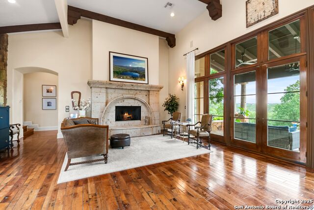 Listing photo id 94 for 103 Castle Rock