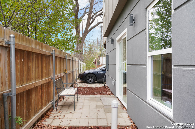Image 29 of 29 For 603 Euclid Ave W