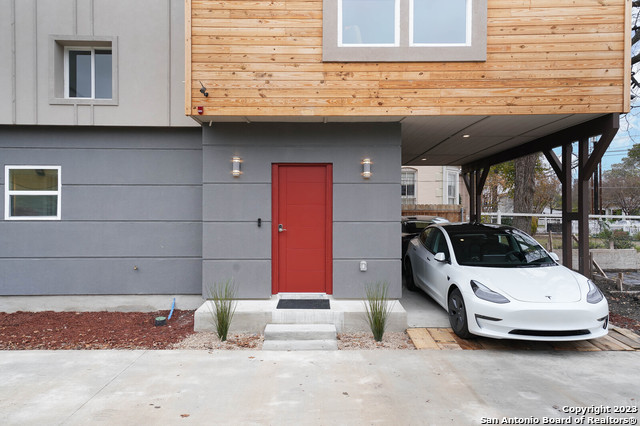 Image 3 of 29 For 603 Euclid Ave W