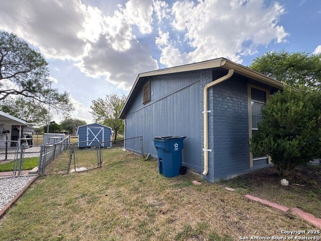 Image 10 of 10 For 815 Hickory Hill Dr.