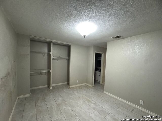 Image 4 of 10 For 815 Hickory Hill Dr.