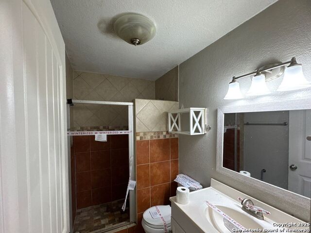 Image 8 of 10 For 815 Hickory Hill Dr.