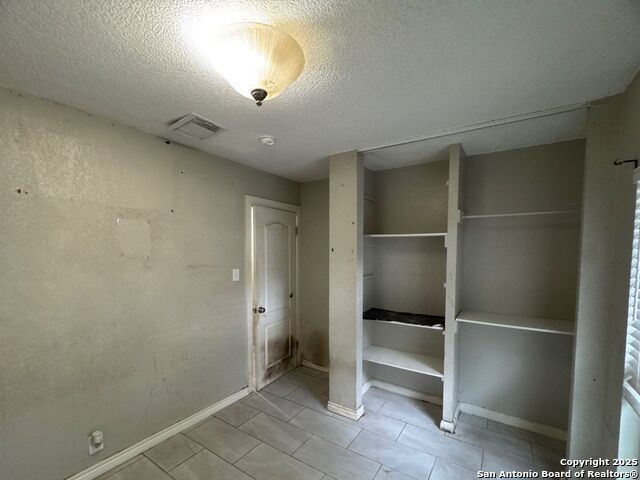 Image 9 of 10 For 815 Hickory Hill Dr.