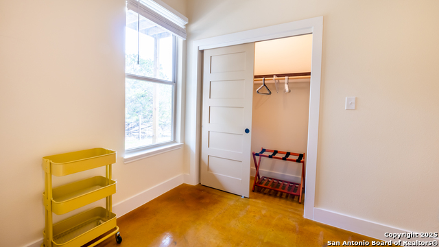 Image 10 of 34 For 136 Woodridge