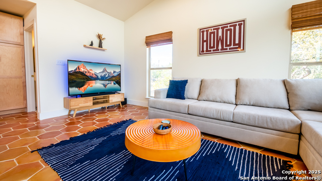 Image 23 of 34 For 136 Woodridge