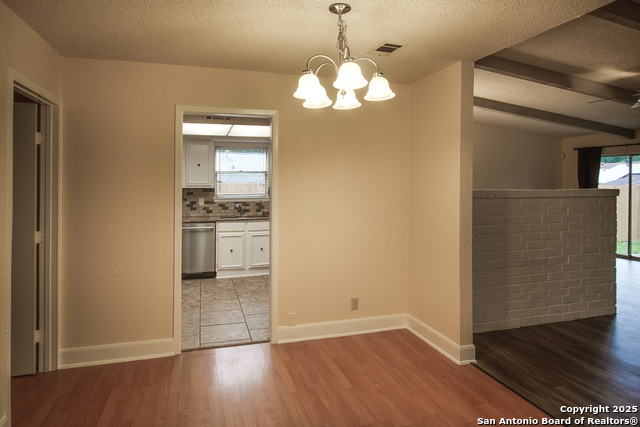 Image 3 of 20 For 6403 Ridge Tree Dr