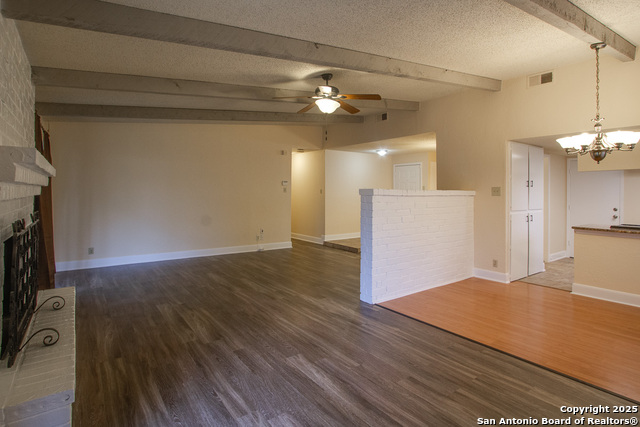 Image 5 of 20 For 6403 Ridge Tree Dr