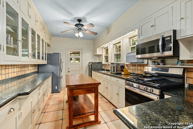 Image 20 of 50 For 5351 Fredericksburg