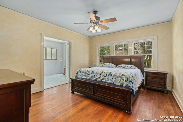 Image 24 of 50 For 5351 Fredericksburg