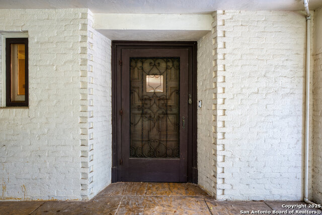Image 3 of 50 For 5351 Fredericksburg