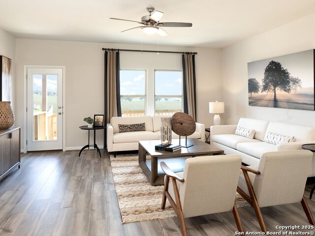 Listing photo id 3 for 4516 Appaloosa Crest
