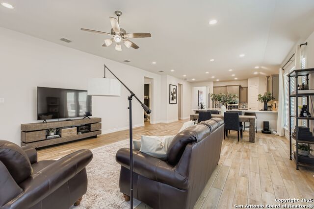 Image 6 of 28 For 3058 Mckinnie Park