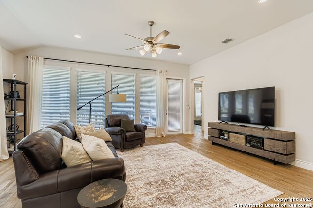 Image 7 of 28 For 3058 Mckinnie Park