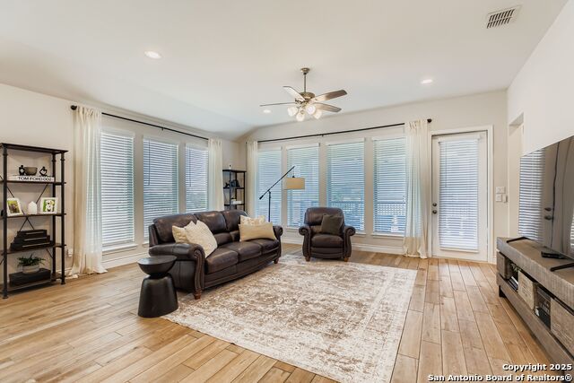 Image 8 of 28 For 3058 Mckinnie Park