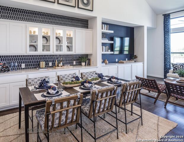 Listing photo id 13 for 713 Moki Place