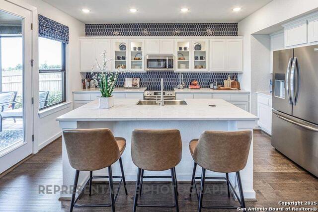 Listing photo id 0 for 713 Moki Place