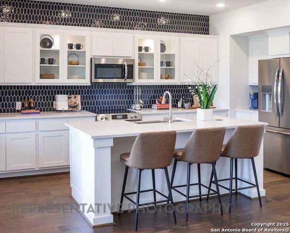 Listing photo id 2 for 713 Moki Place