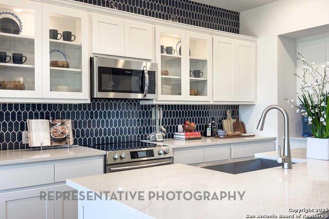 Listing photo id 3 for 713 Moki Place
