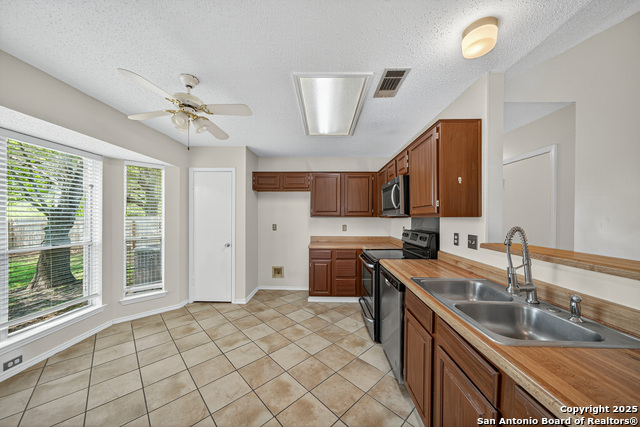 Listing photo id 8 for 1112 Dimrock