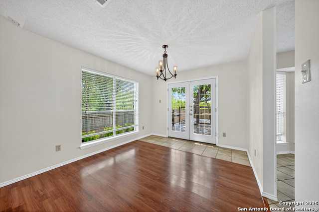 Listing photo id 13 for 1112 Dimrock