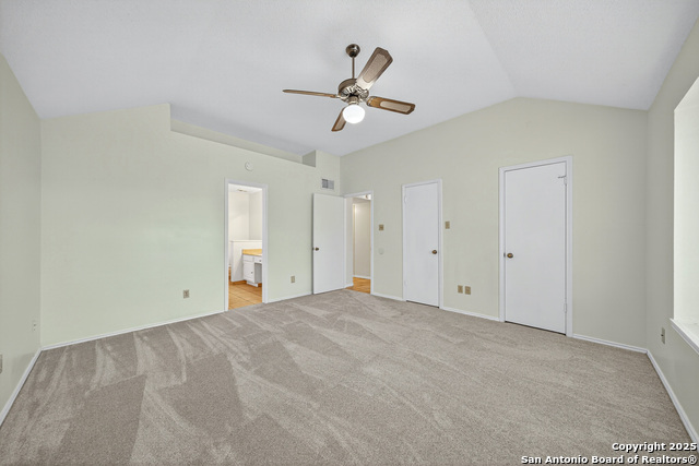 Listing photo id 16 for 1112 Dimrock