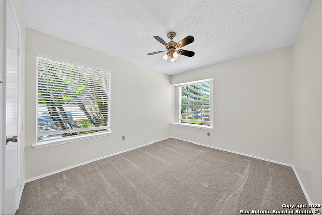 Listing photo id 22 for 1112 Dimrock