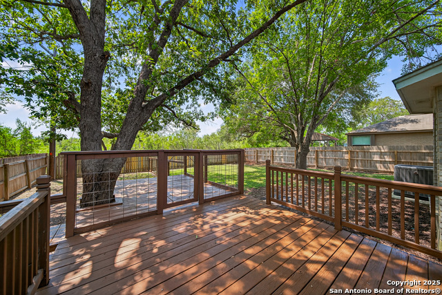 Listing photo id 25 for 1112 Dimrock