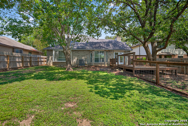 Listing photo id 27 for 1112 Dimrock