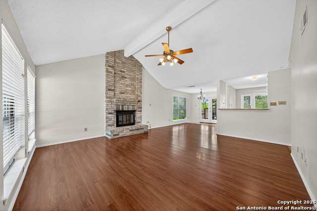 Listing photo id 4 for 1112 Dimrock