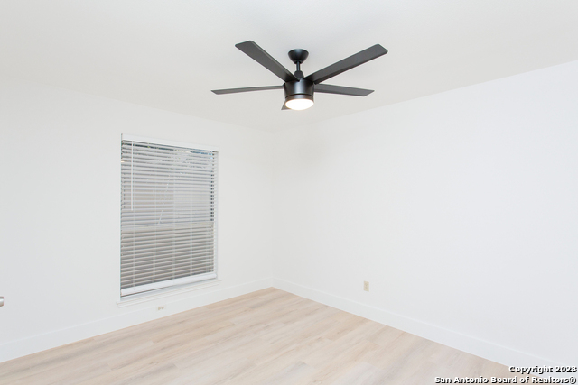 Listing photo id 11 for 11430 Potter Valley