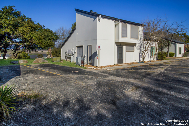 Image 2 of 31 For 1101 Parkview B15