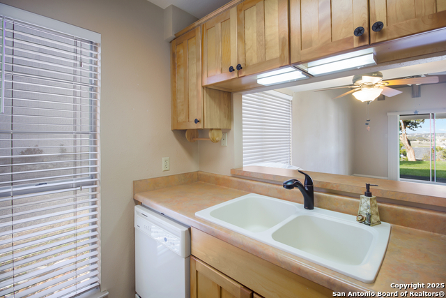 Image 8 of 31 For 1101 Parkview B15